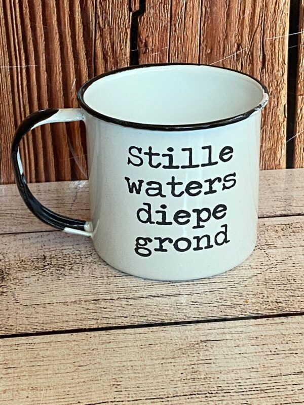 Stille waters diepe grond enamel mug